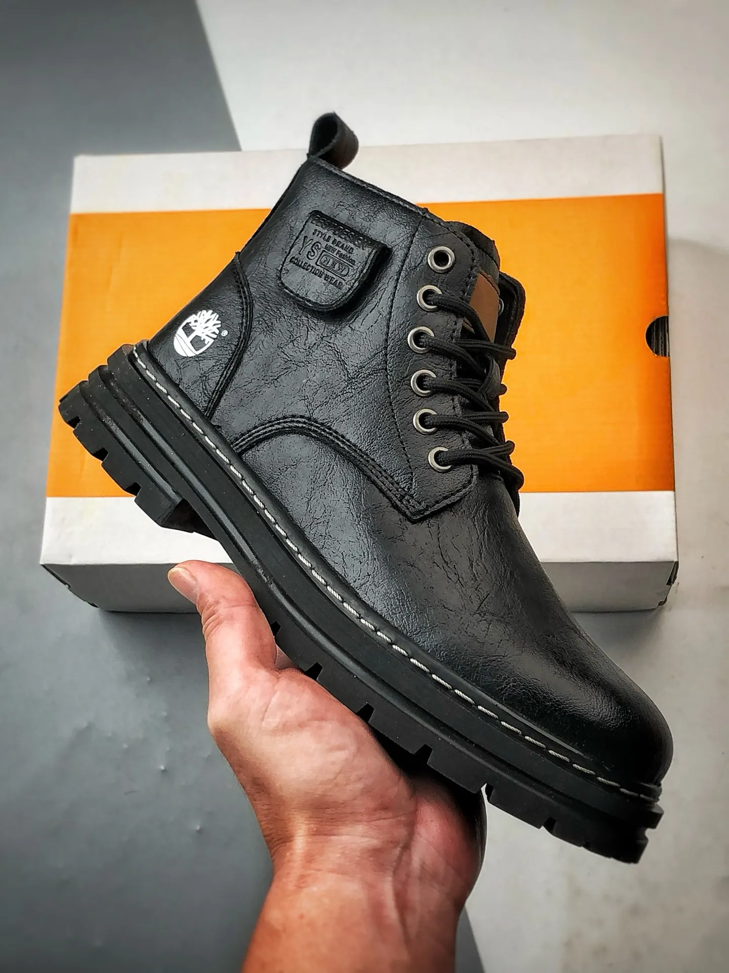 💰440 Timberland Timberland/Timberland 2025 autumn and winter new style classic high-top casual men's shoes, newly upgraded, Guangdong factory quality, original box and original packaging, the fabric is made of Italian top frosted cowhide, with anti-odor and anti-corrosion genuine leather latex insoles, giving you a perfect wearing experience. High-quality and durable, a must-have for sportsmen. Specializes in not looking handsome. High-quality, first-class foot feel. Exclusive supply. Item number: TB99776713 Code number: 39 40 41 42 43 44 (standard code)